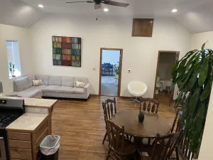 Image of 4 bedrooms 3 bath, Tranquil Home, Master suite & Jet tub, Mins from Hot Springs