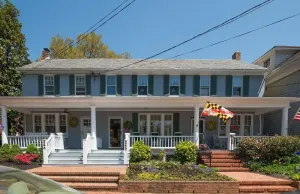 Image of Charming garden row home, easy 4 block walk to the heart of Annapolis.