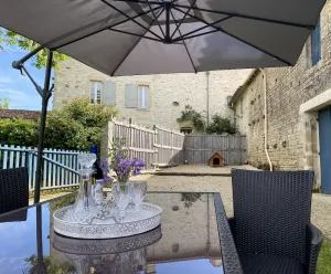 Image of Gîte du Rossignol between lake and forest