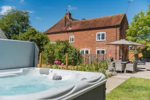 Image of Wow, wow! Amazing immaculate period house and hot tub by Bloom Stays - discounts available
