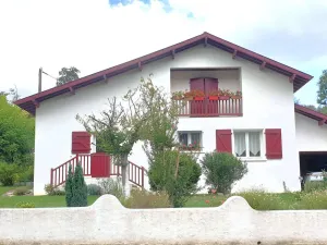 Image of Maison de caractère à Briscous: 4 chambres, jardin, proche Bayonne et plages, idéal famille et randonnées - FR-1-3-603