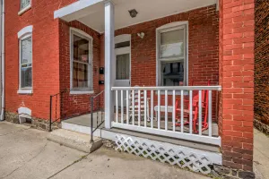 Image of Lincoln Quarters, 2nd floor,  Only 2 blocks to the center of town.