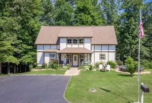 Image of Chateau St Michele @ Center Hill Lake - 4 Bedroom, pool, pool table & deck