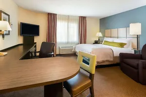 Image of Pet-friendly Accommodation W\/ Fully-equipped Kitchen! FREE Parking Onsite!