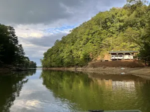 Image of Lakeside Hideaway with Romantic Vibes! Boat dock-boardwalk. Private boat launch.