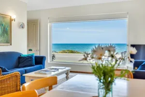 Image of 10 Bridge Tce - Beachfront