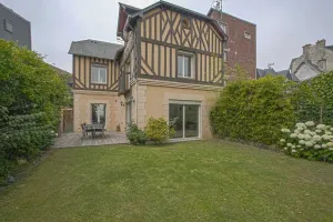 Image of Spacious house with garden in Deauville