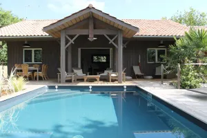 Image of Typical wooden villa in Lège Cap Ferret with swimming pool