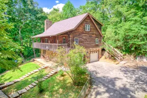 Image of Enchanting mountainside cabin with firepit, enclosed yard, & washer\/dryer