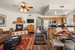 Image of Great Location! Modern 1 Bedroom Condo with a Rustic Flair! - Grasshopper - S009