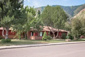 Image of Family Home w\/ Grill & Large Yard, Near Downtown Glenwood Springs! Dog Friendly!