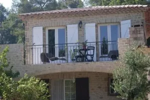 Image of guest rooms 4 persons near the sea & Sainte Victoire