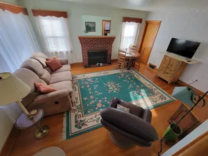 Image of Richard's Fruit Market farm house.