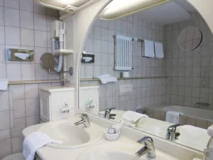 Image of Junior suite with WC and whirlpool\/shower - Top CCL Hotel Ritter Badenweiler