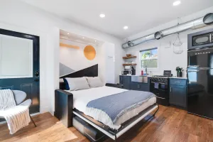 Image of NEW Modern studio with Murphy bed & free parking!