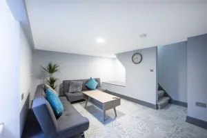 Image of Central home for Contractors, travellers, businesses and families