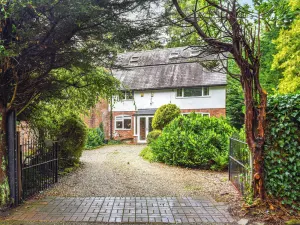 Image of Court House