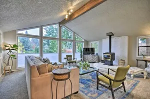 Image of Gather & Relax Here! Luxurious Oasis Near PDX w\/Large Fenced Yard-Pet Friendly!