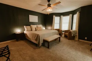 Image of The Modern Georgian - 6 min to I95, 3 Bd-2 Ba