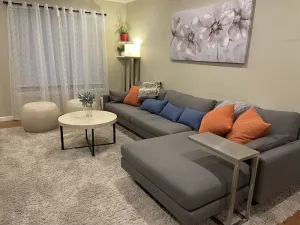 Image of 3 bdrm, SUNROOM & Patio; Near shops\/Light Rail and easy access to downtown