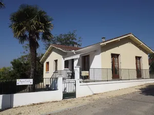 Image of Detached house in old village of Gers in COURRENSAN