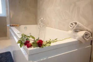 Image of ♥︎ PRIVATE JACUZZI \/ WIFI \/ 4K UHD TV \/ NETFLIX… ♥︎