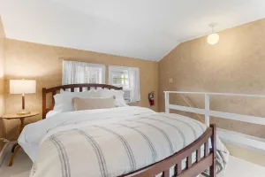 Image of Red Clover Inn 2-story Queen Suite near Killington