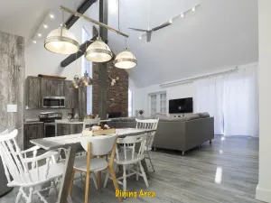 Image of Luxury home, close to 2 ski resorts, 3 water parks, casino, outlets, high-tech.