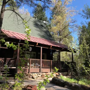 Image of Oak Creek Canyon Cabin Getaway - Peaceful Retreat in Sedona - Bear Howard Cabin