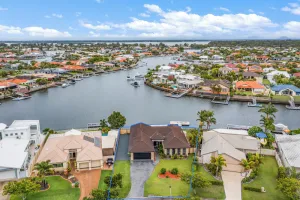 Image of Tranquil Canal Front Holiday House