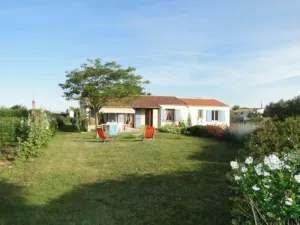 Image of House bungalow with garden and terrace, 1100m2 property, 8 person,