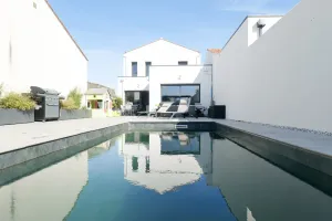 Image of Grande maison avec piscine, proche océan, Les Sables, 6 personnes