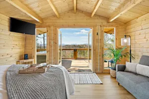 Image of Romantic Treehouse with Hot Tub, Waterfall, Hiking, Swinging Bridge & Goats