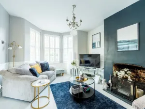 Image of Pass the Keys | Stunning 2BR house with garden