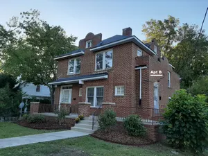 Image of The Eleanor Annex - Apt B funky cool historic.