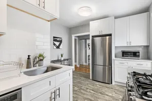 Image of Chic 1BR Apt Close to Everything - Marshfield E3