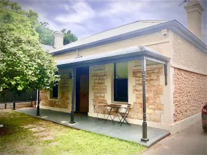 Image of Historic Cottage in Dulwich