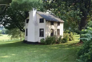 Image of Charming Farmhouse Cottage with Mountain Views