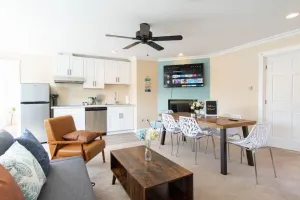 Image of 4429 upper B · Gorgeous 3BR suite near airport & Seattle-Unit B