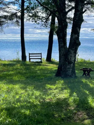 Image of Lake Front North Shore Cottage.