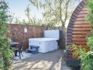 Image of Privet Pod - Uk41394