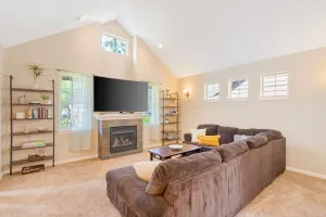 Image of Luxe Private Columbia River Getaway Near Edgefield