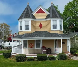 Image of Walk to Onset Beach Victorian - Special Early Season Rates May 25th - June 18th!