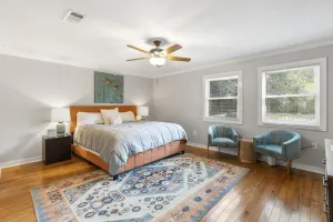 Image of Spacious 4 bd\/3 bth Family Home- The Cypress House