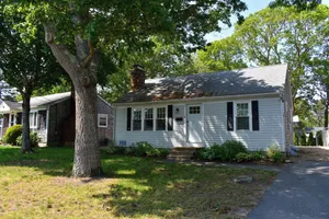 Image of Adorable three bedroom cottage