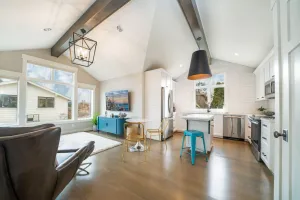 Image of Wonderful Kirkland Guest House near the beach!