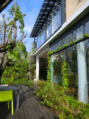 Image of Beautiful and pleasant town house with shady garden in Forcalquier