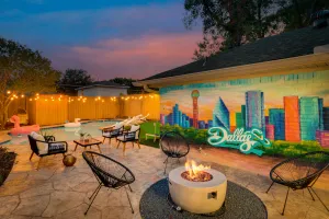 Image of Designer Dallas Oasis!Central Location!Pool! BBQ! Firepit!Minigolf!