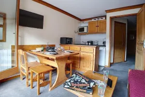 Image of 100m from shops, 4th floor, view mountain, balcony, tv, ski locker, 26m², Les Menuires