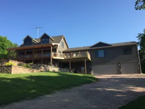 Image of Lewis and Clark Lake Home\/Loft for Rent\/Lake View Property and Lake Access